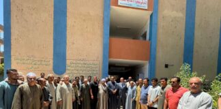 مرشح حزب العدل بالقائمة الوطنية يدلي بصوته في قنا