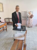 الدكتور أشرف رجب يدلي بصوته في انتخابات الشيوخ بالإسكندرية