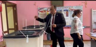 العدل حاضر في أسيوط.. حسام حسن مرشح القائمة الوطنية يدلي بصوته وسط حفاوة واستقبال من المواطنين