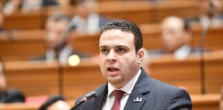 نواب حزب العدل أثناء حلف اليمين الدستورية تحت قبة البرلمان المصري